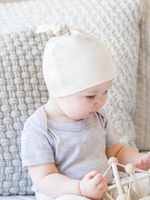 Load image into Gallery viewer, Colored Organics Classic Knotted Hat: 0M-3M

